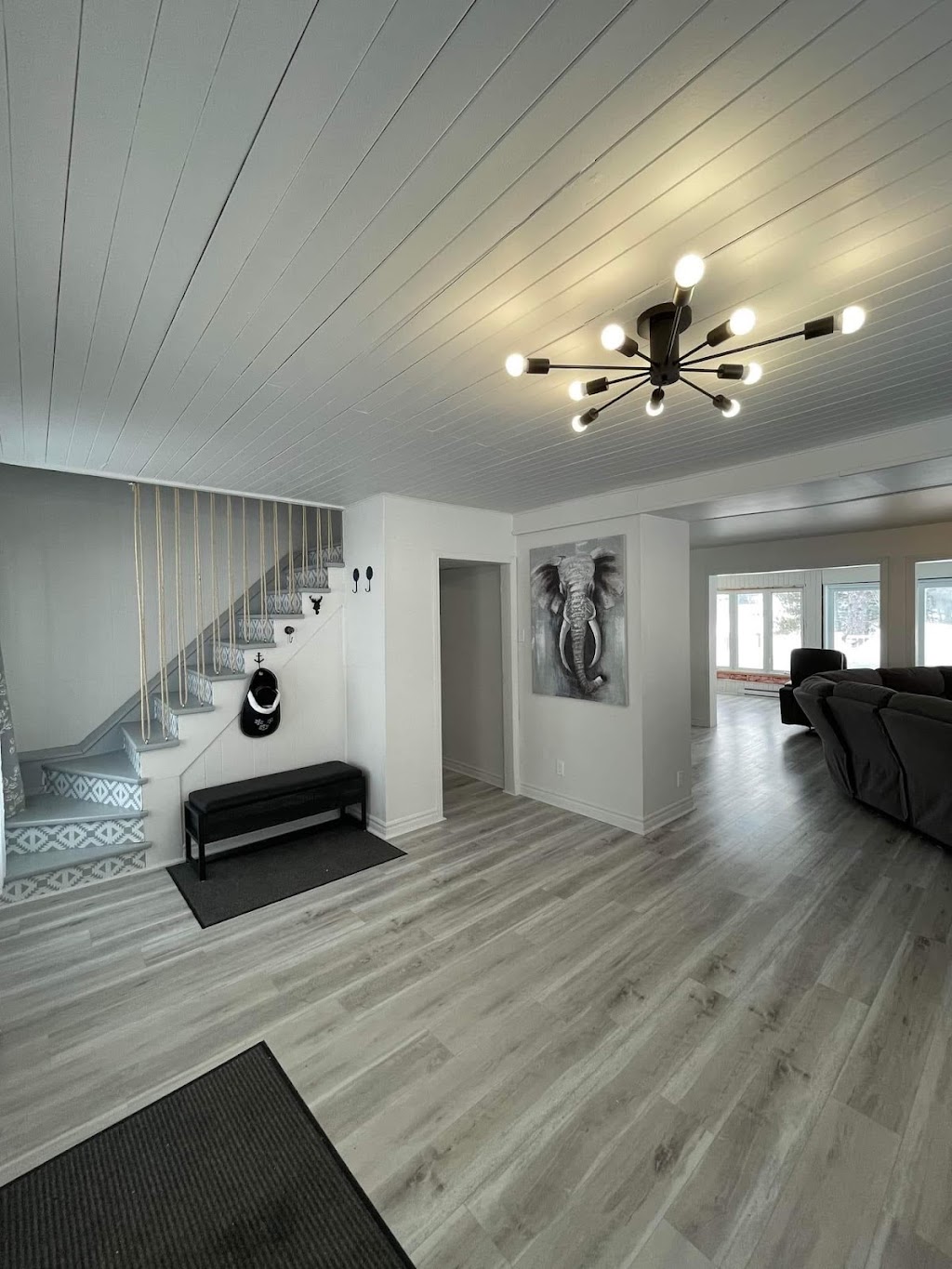 Chalet Lac Noir, Saintjeandematha | 2100 Rte Louis-Cyr, Saint-Jean-de-Matha, QC J0K 2S0, Canada | Phone: (450) 846-4015