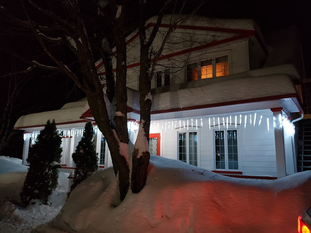 Gîte Les Petites Mésanges | 1067 Boulevard Mgr de Laval, Baie-Saint-Paul, QC G3Z 2W7, Canada | Phone: (418) 760-8440