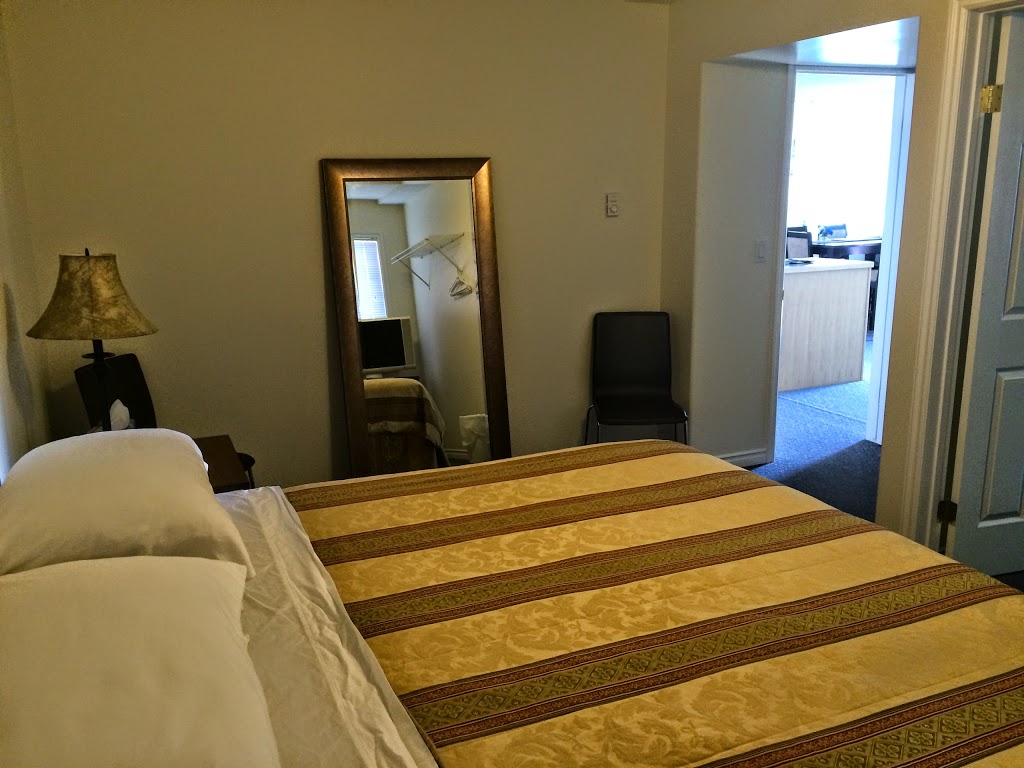 Acker Vacation Home Rentals | 916 Ackerman Ct, Kelowna, BC V1X 7L2, Canada | Phone: (250) 979-8625