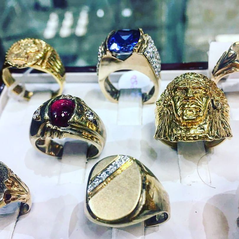 Shivs Jewellery | 1 York Gate Blvd, North York, ON M3N 3A1, Canada | Phone: (416) 650-9313