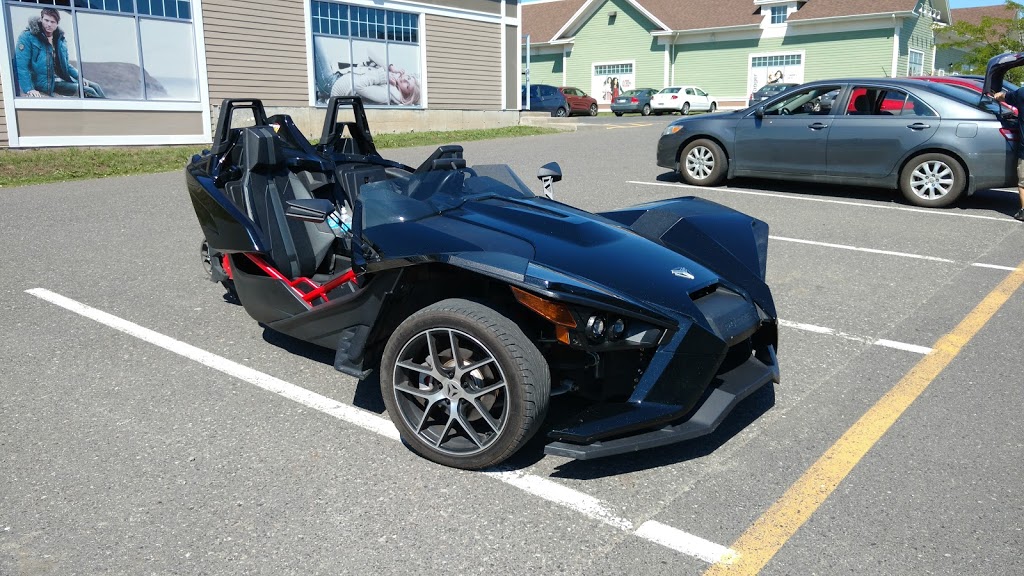 Factoreries Tanger | 109 Boul. du Carrefour, Bromont, QC J2L 3L1, Canada | Phone: (450) 534-1818