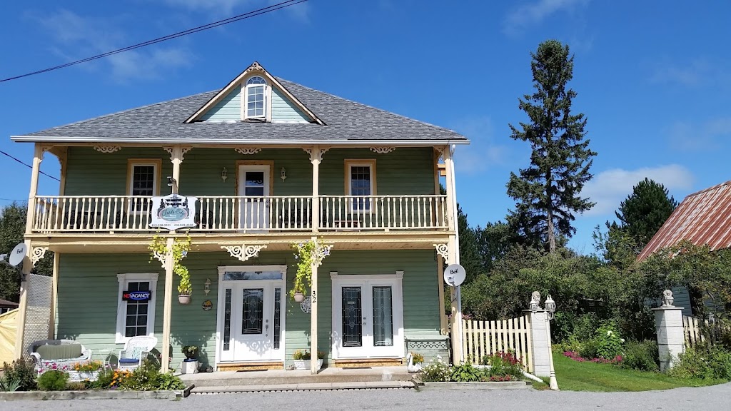 The McAlpine House | 32 Maynooth Station Rd, Maynooth, ON K0L 2S0, Canada | Phone: (613) 338-3331