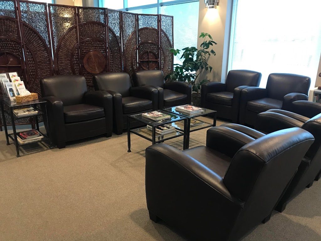Shaw Chiropractic Family Wellness Centre | 586 Argus Rd #100, Oakville, ON L6J 3J3, Canada | Phone: (905) 842-5489