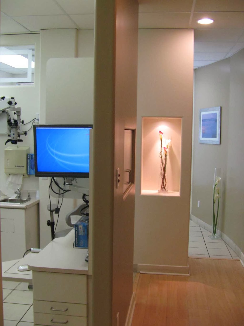 Endodontics at Yonge & Lawrence | 3044 Yonge St, Toronto, ON M4N 2K4, Canada | Phone: (416) 787-5021