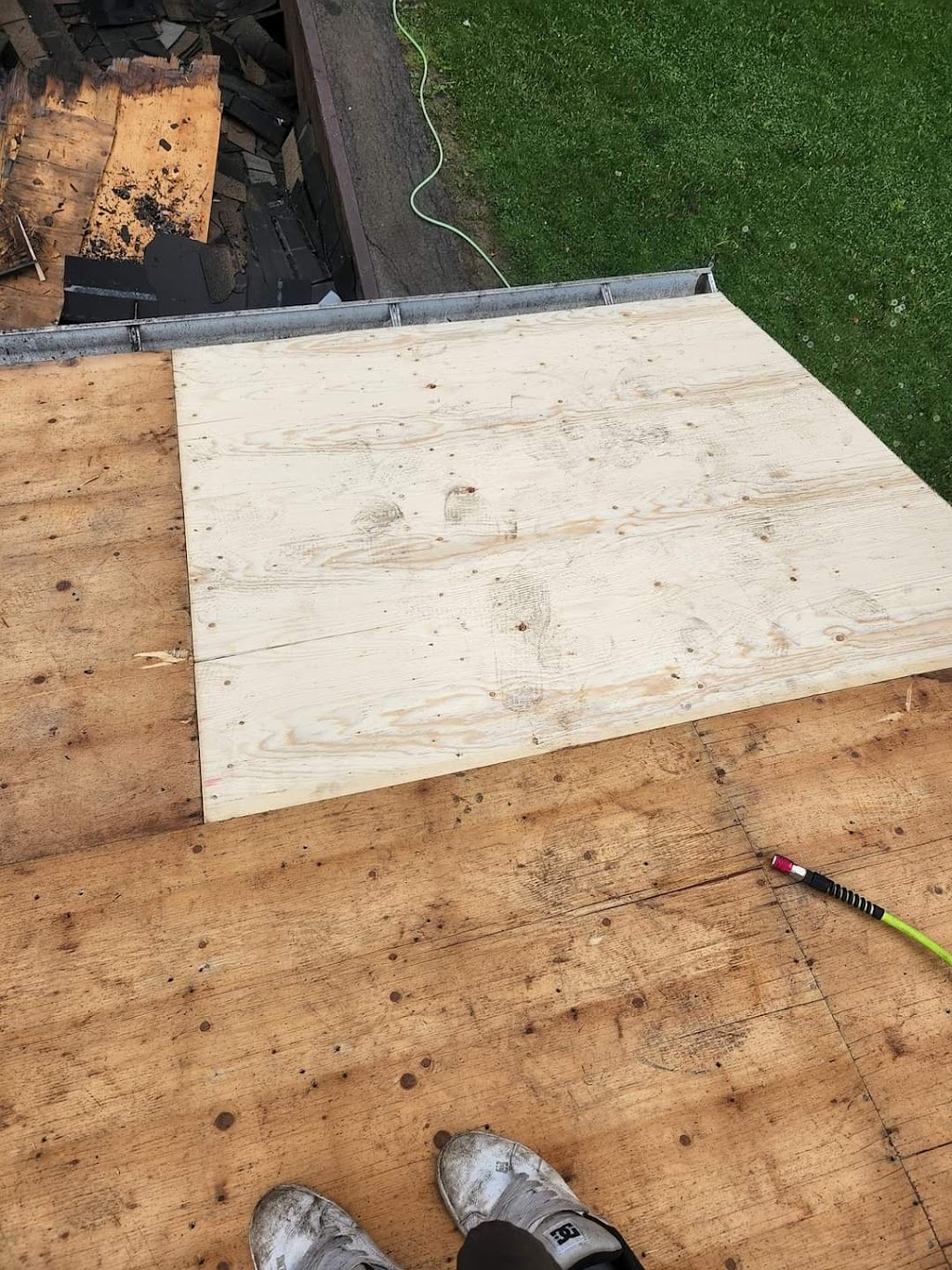 Nesbitt Roofing & Contracting | 337 Simpson Ave, Welland, ON L3B 4Y7, Canada | Phone: (289) 294-0600
