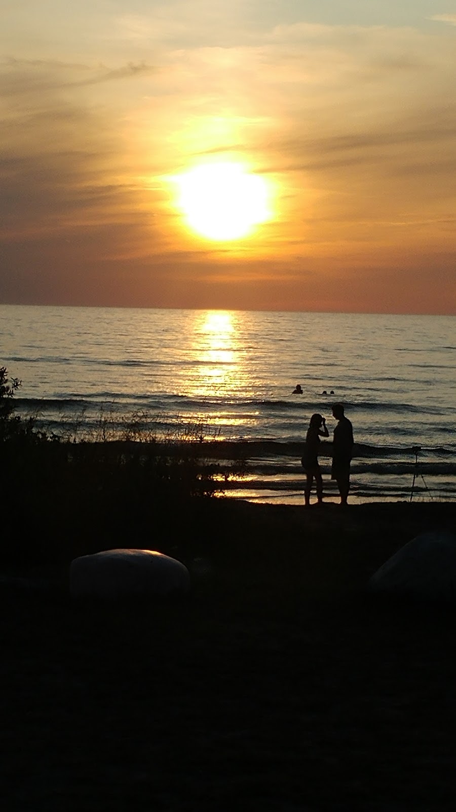 Brums place Cottage Rental | 10 6th Ave S, Sauble Beach, ON N0H 2G0, Canada | Phone: (647) 342-4322