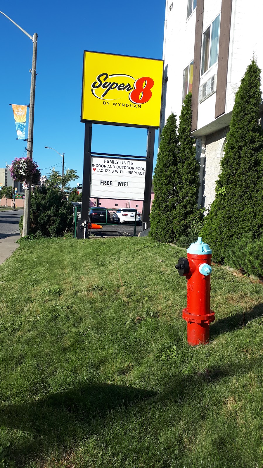 Super 8 by Wyndham Niagara Falls by the Falls | 5577 Ellen Ave, Niagara Falls, ON L2G 3P5, Canada | Phone: (905) 581-0034