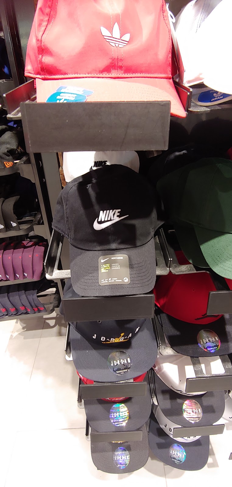 Foot Locker | 5000 Highway, Ste #7, Markham, ON L3R 4M9, Canada | Phone: (905) 513-1420