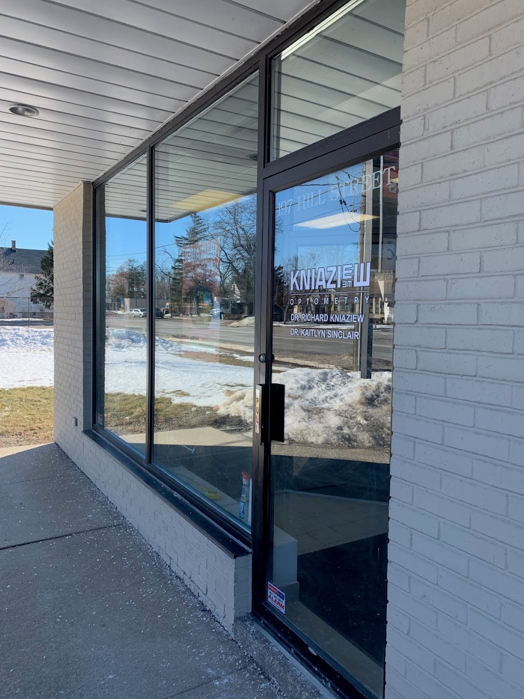 Kniaziew Optometry | 197 Hill St Unit A, Corunna, ON N0N 1G0, Canada | Phone: (519) 813-9851