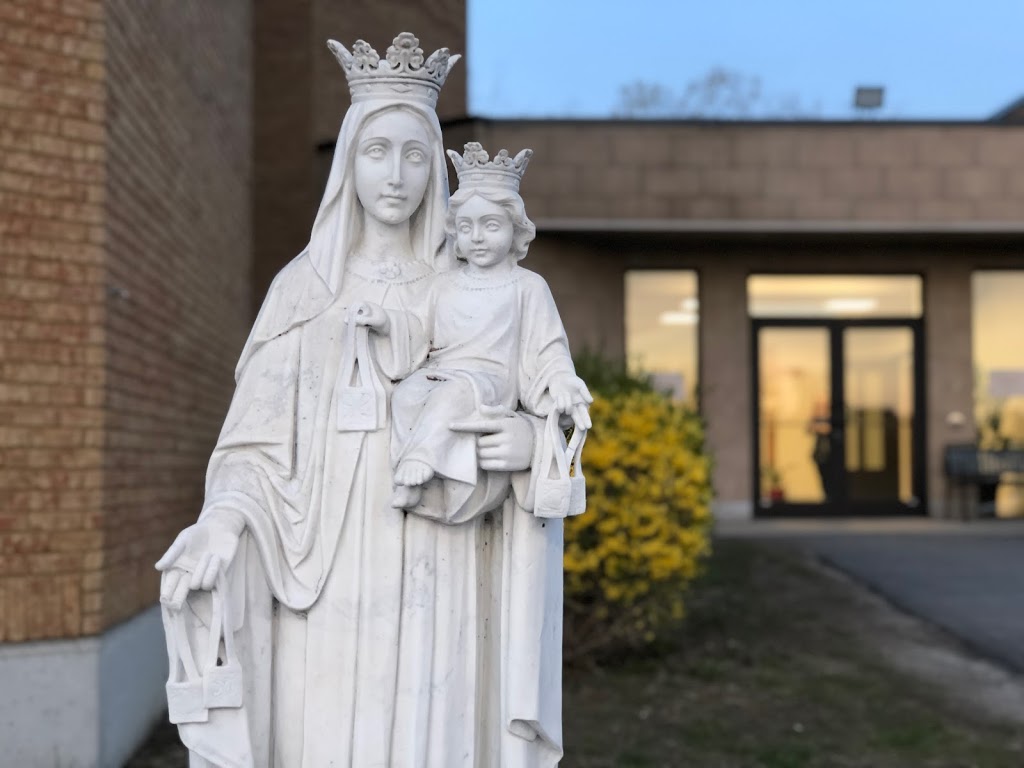 Saints Peter And Paul Church | 1161 N River Rd, Ottawa, ON K1K 2C8, Canada | Phone: (613) 746-6091