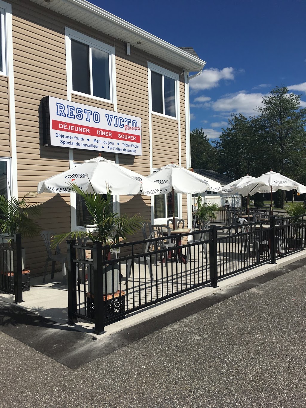 Motel Le Victo | 1221 Rue Notre Dame O, Victoriaville, QC G6P 7L1, Canada | Phone: (819) 752-4169