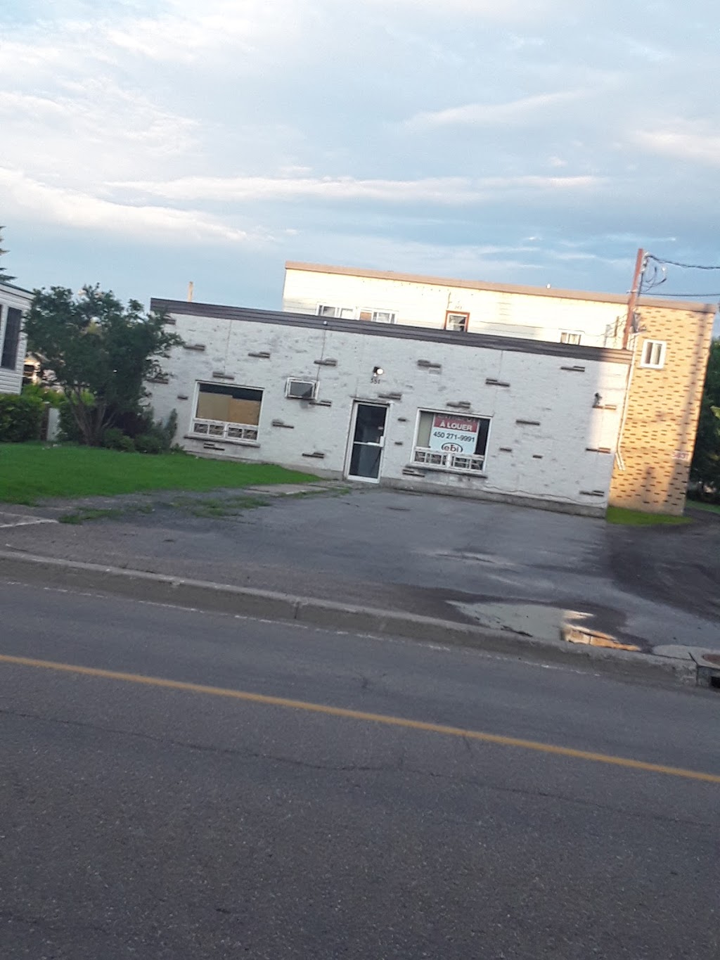 Entrepôt EBI à louer | 554 Rue Montcalm, Berthierville, QC J0K 1A0, Canada | Phone: (450) 271-9991
