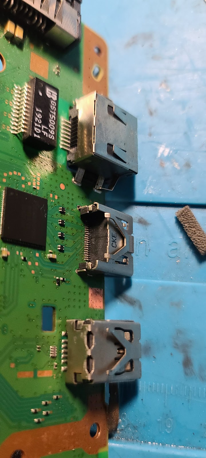 Resserwrecked Cell and Electronic Repair | 511 Laurie Ave, Peterborough, ON K9L 1X7, Canada | Phone: (705) 868-7480