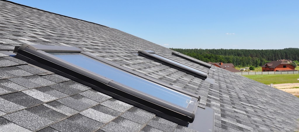 Loyalist Roofing and Renovations | 54 Clairton Pl, Amherstview, ON K7N 1R7, Canada | Phone: (613) 876-1898