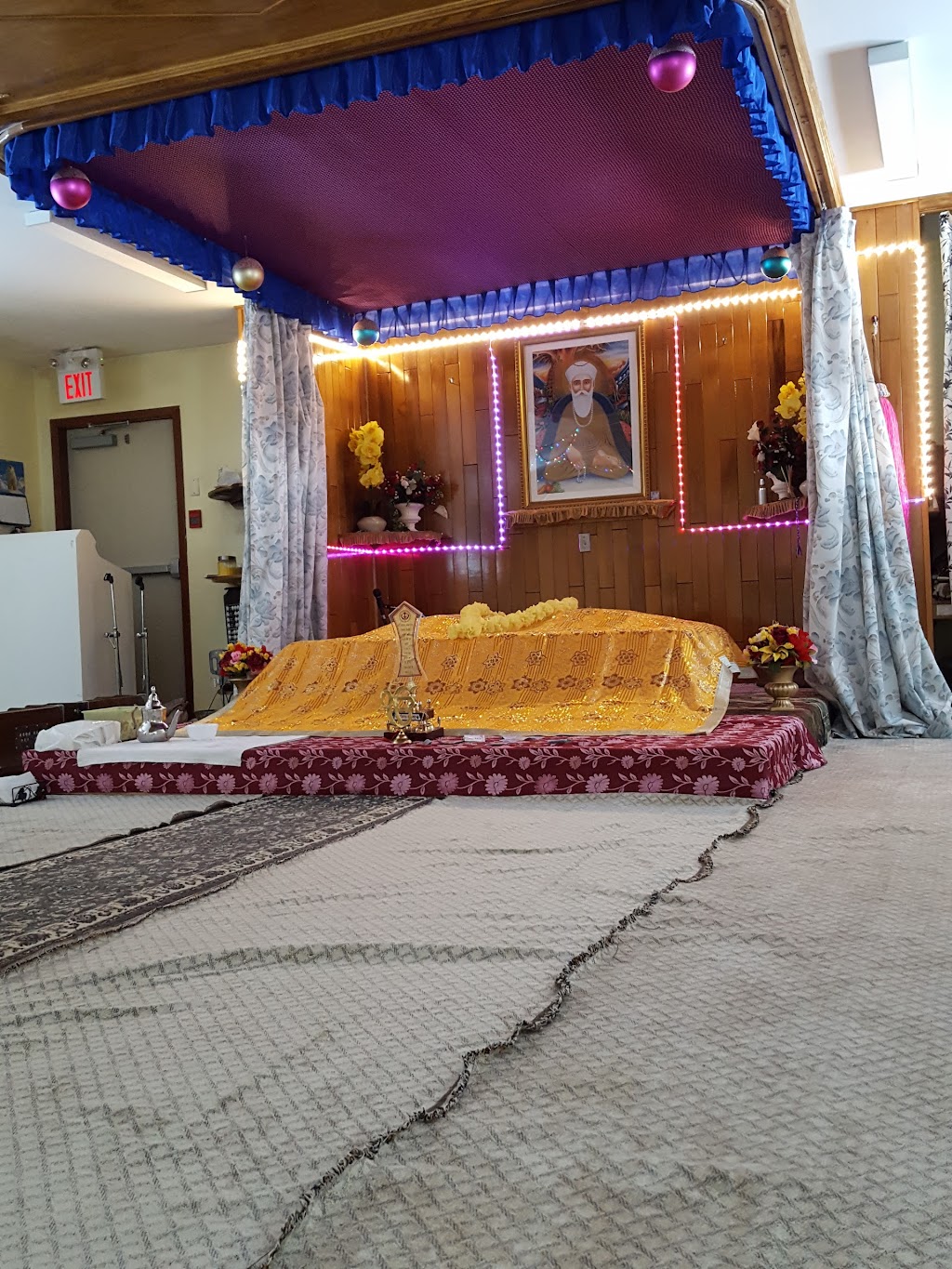 Gurdwara Nanaksar | 255 St David Rd, Winnipeg, MB R2M 3J9, Canada | Phone: (204) 255-7503