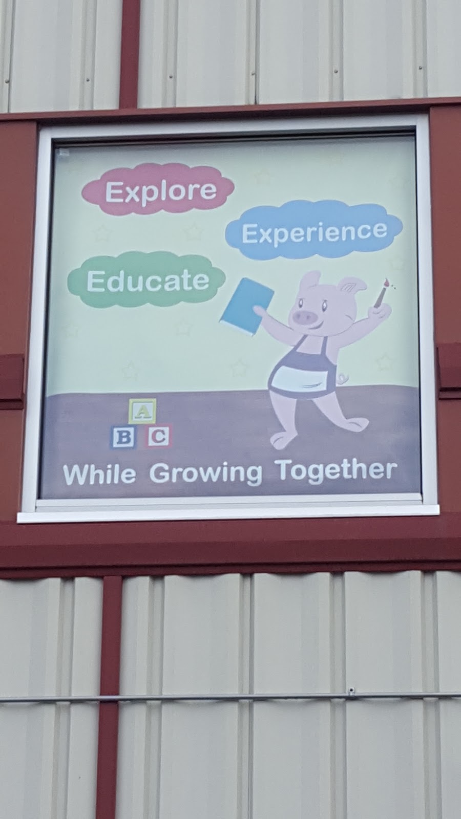 Piggy Ooos Daycare Centre | 5700 Langley Bypass, Langley, BC V3A 8L7, Canada | Phone: (604) 562-8985