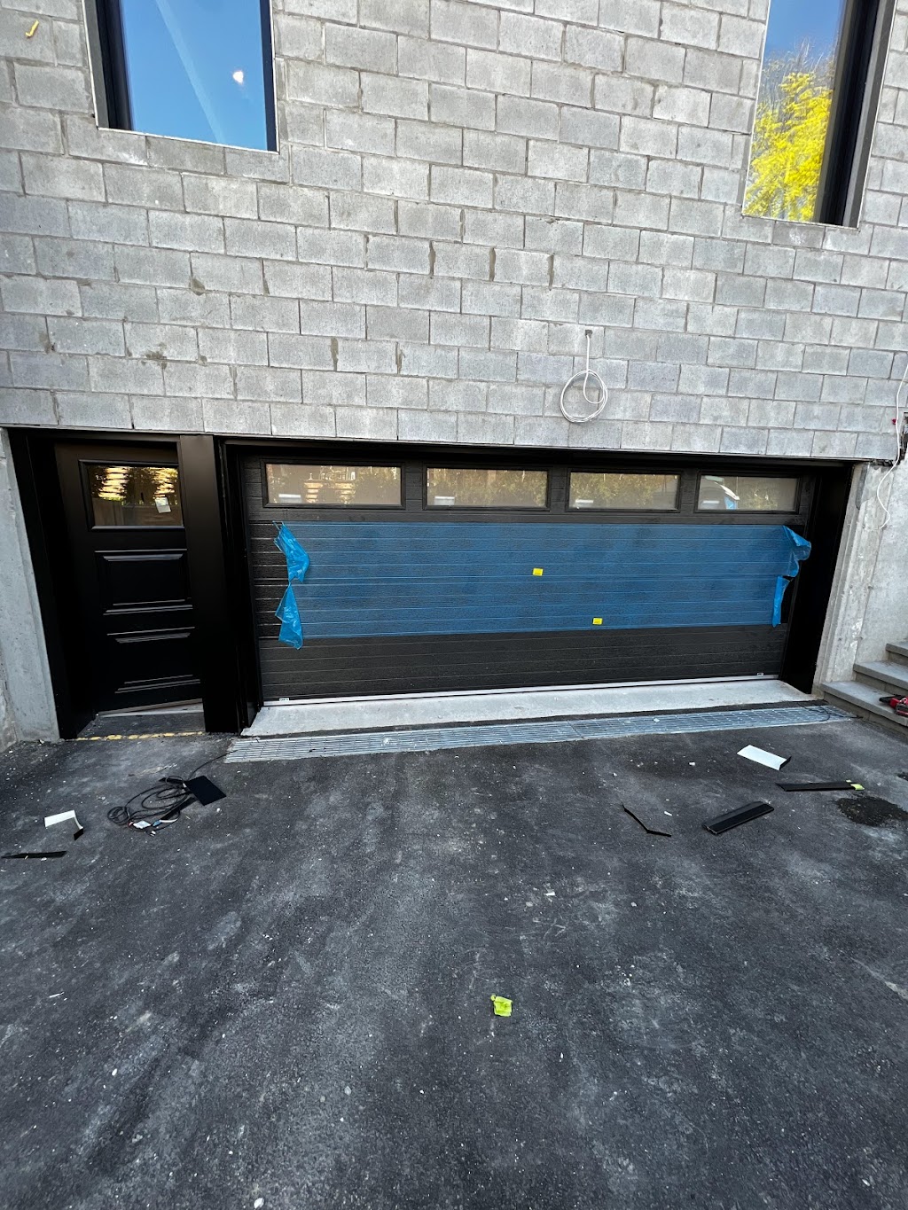 Porte de Garage Pierrefonds Garage Door | 5357 Rue des Maçons, Pierrefonds, QC H8Z 2X9, Canada | Phone: (514) 700-0282
