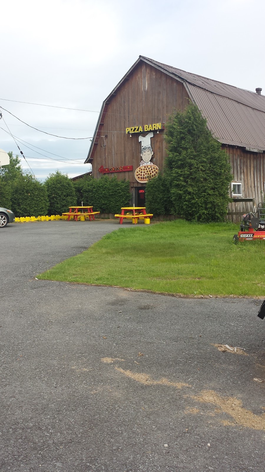 Pizza Barn | 6011 US-11, Ellenburg Center, NY 12934, USA | Phone: (518) 594-7465
