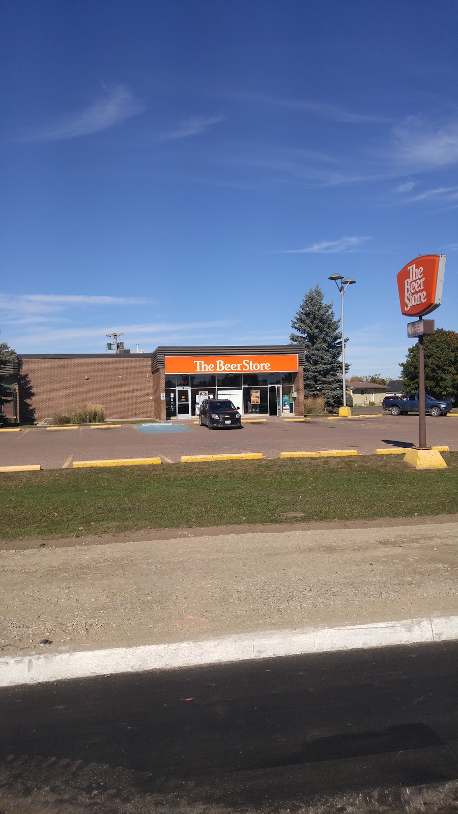 Beer Store 4655 | 252 Veterans Memorial Blvd, Renfrew, ON K7V 4B4, Canada | Phone: (613) 432-3366