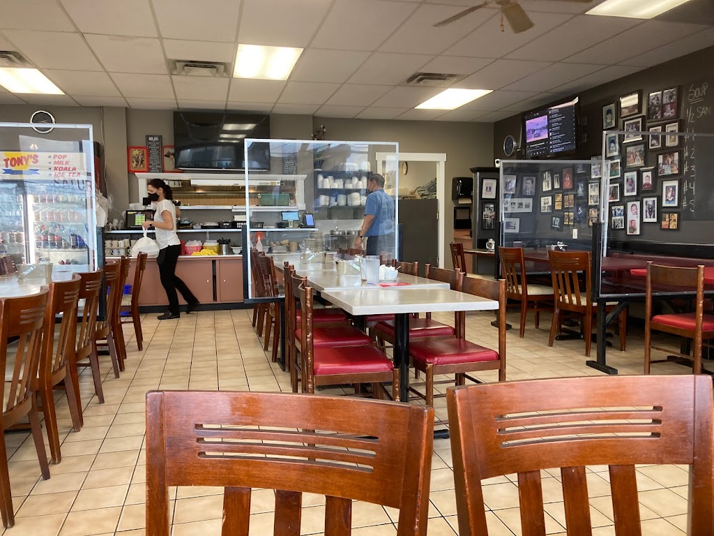 Tonys Place Restaurant | 31120 Peardonville Rd #101, Abbotsford, BC V2T 6K7, Canada | Phone: (604) 850-9288