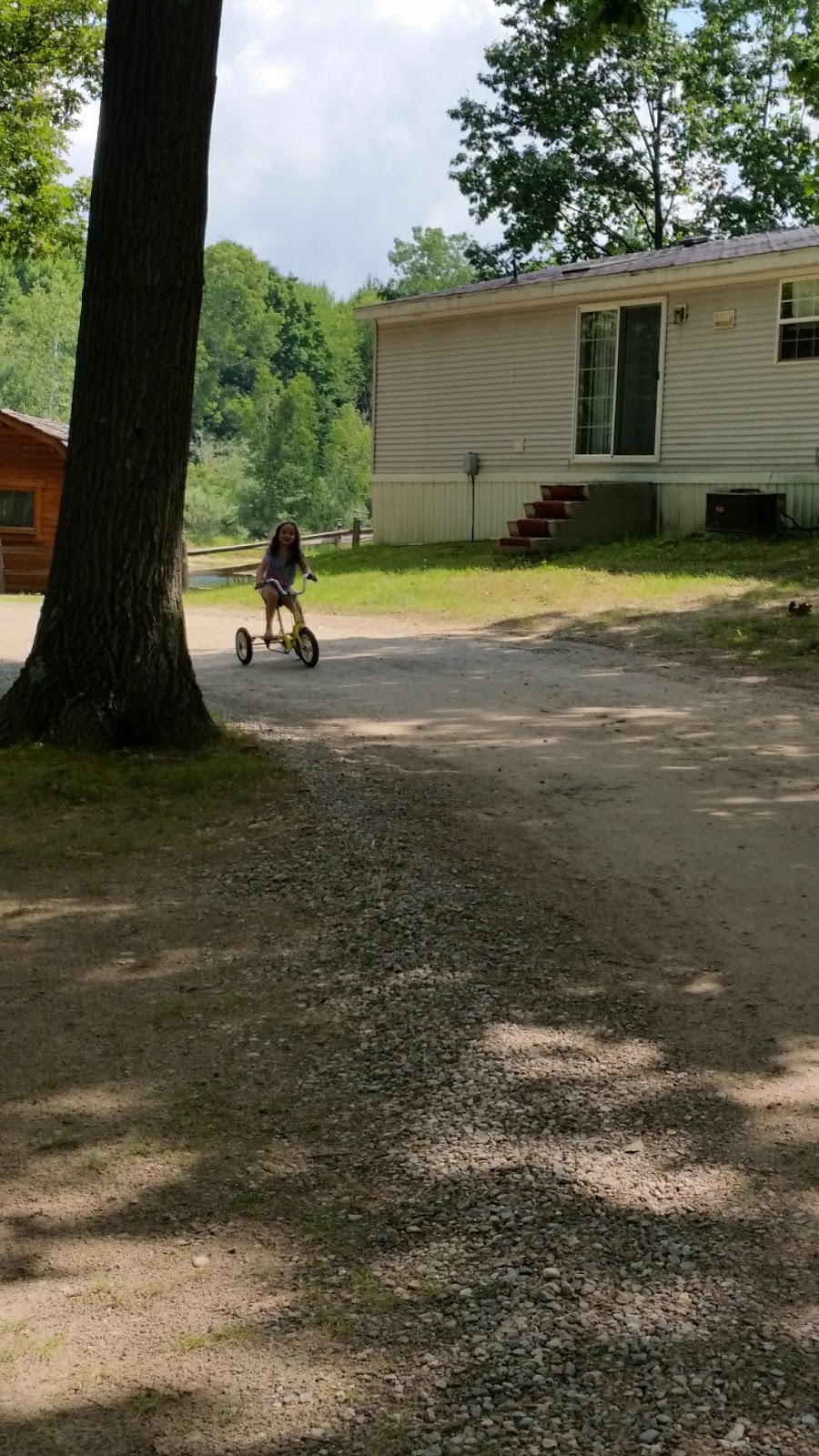 Emmett KOA Holiday | 3864 Breen Rd Lot 1, Emmett, MI 48022, USA | Phone: (810) 395-7042