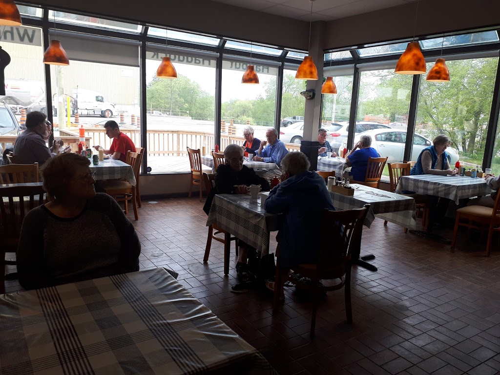Riverside Fish Hut | 157 King St W, Cambridge, ON N3H 1B5, Canada | Phone: (519) 653-0788