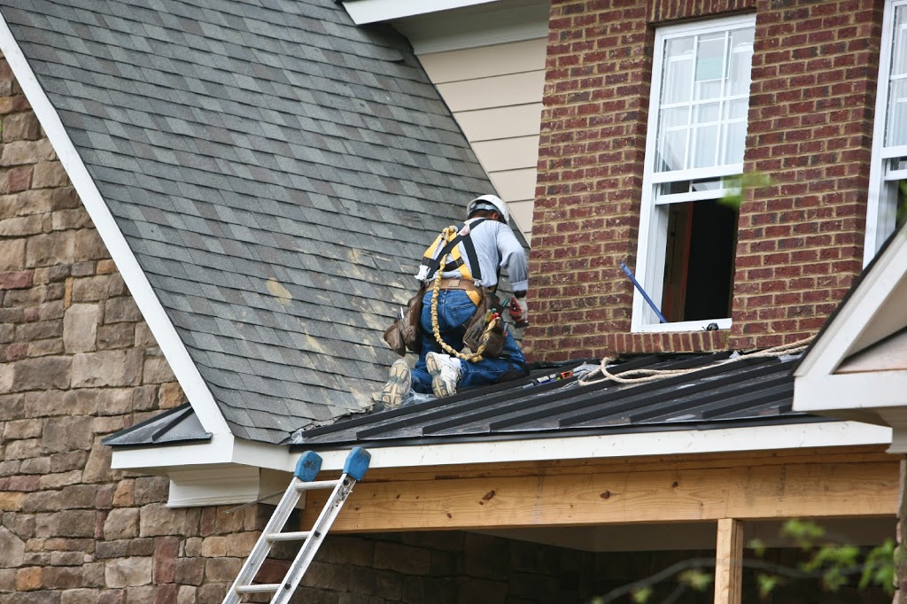 Staacke Siding & Roofing | 43 Brimorton Drive, Scarborough, ON M1P 3Z2, Canada | Phone: (416) 578-4423
