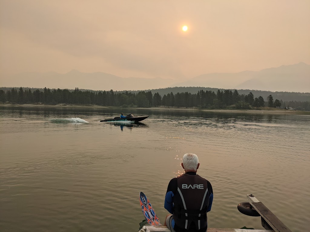 Wasa Lake Guest House | 4704 Spruce Rd, Wasa, BC V0B 2K0, Canada | Phone: (250) 427-6263