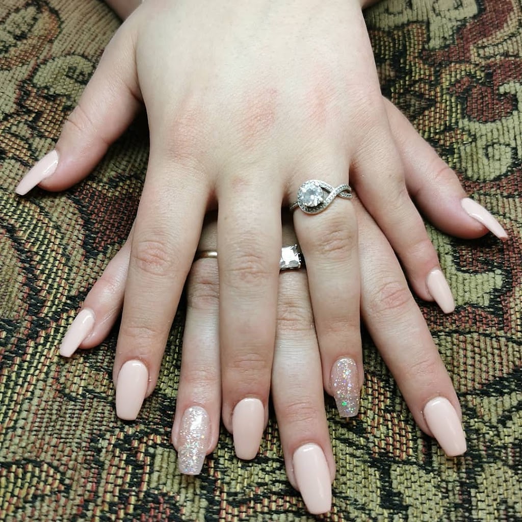 Pretty Looks Nails And Spa | 710 Centre St SE #7a, High River, AB T1V, Canada | Phone: (403) 649-6829