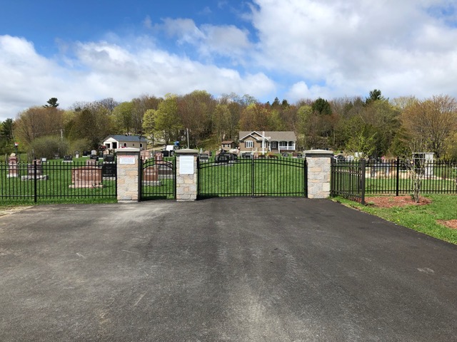 Cimetière de Saint-Sixte | 19 Rue Principale, Thurso, QC J0X 3B0, Canada | Phone: (819) 983-2744