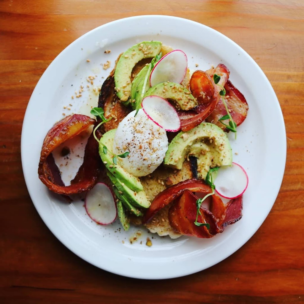 Artisan Eats Café & Fine Foods | 539 Artisan Ln, Bowen Island, BC V0N 1G0, Canada | Phone: (604) 947-0190