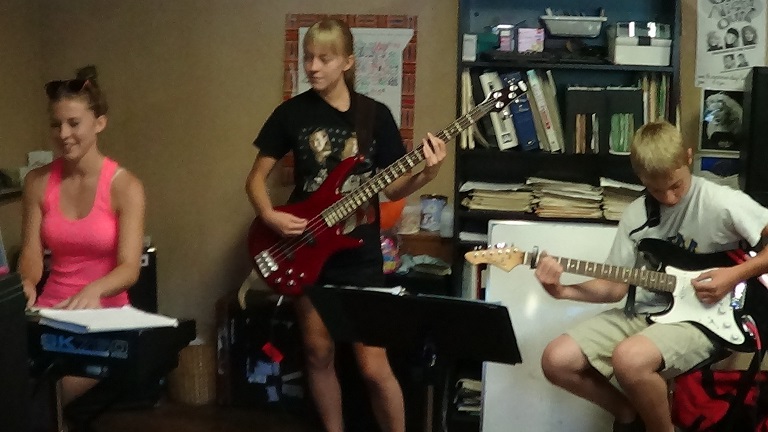 MacMusic Piano and Guitar Studio | 788 Jones St, Kelowna, BC V1Y 2S5, Canada | Phone: (250) 763-0988