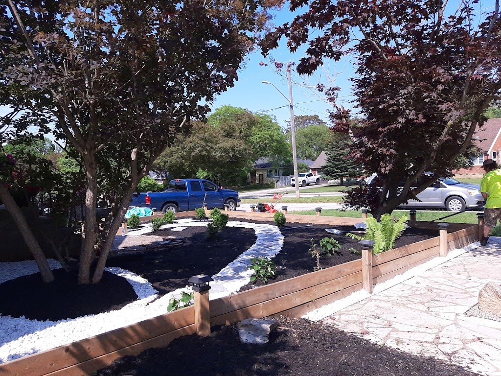 Green King Landscaping All Year Long | 28 Wiltshire Blvd, Welland, ON L3C 3K9, Canada | Phone: (289) 440-4909