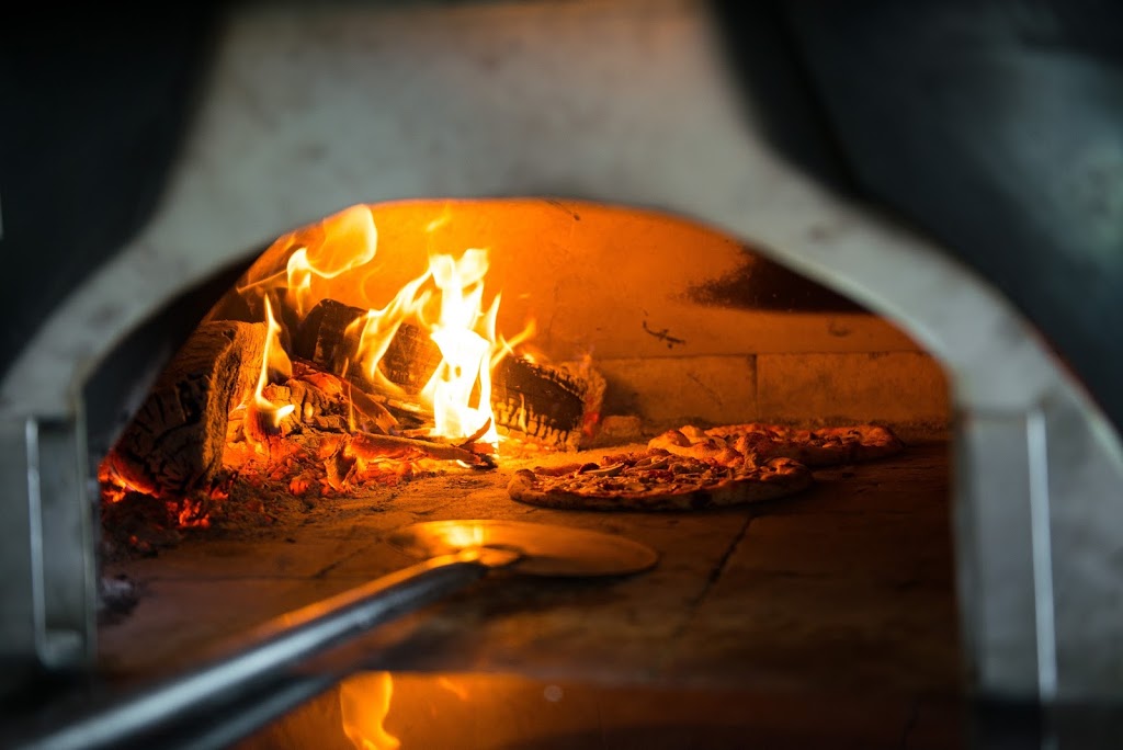 Restaurant Buon Gusto Inc | 2495 Boul Saint-Martin Est, Laval, QC H7E 4X6, Canada | Phone: (450) 663-5663