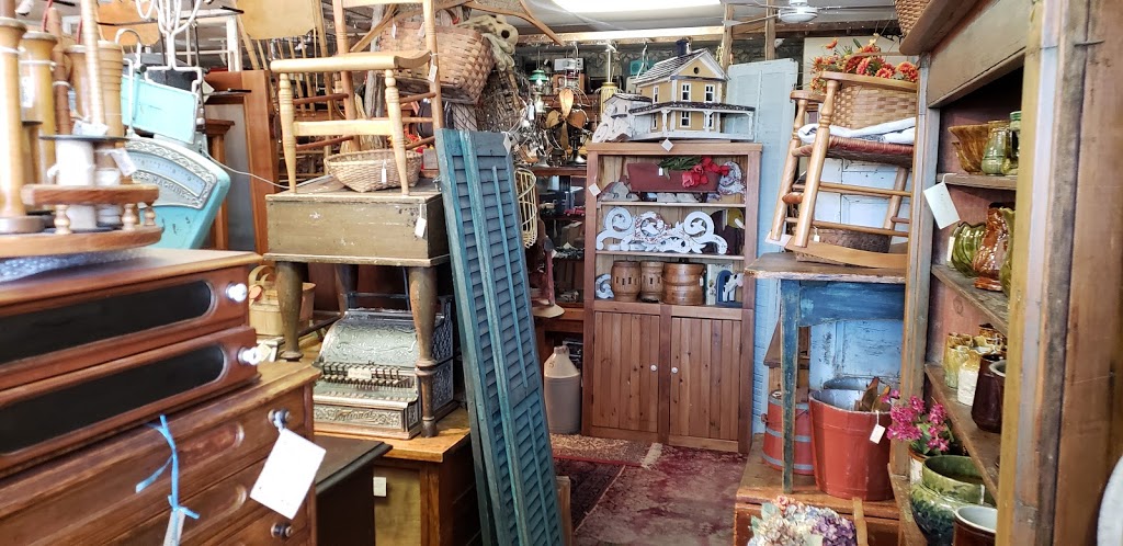 Barriefield Antiques | 242 James St, Kingston, ON K7K 5P5, Canada | Phone: (613) 549-3349