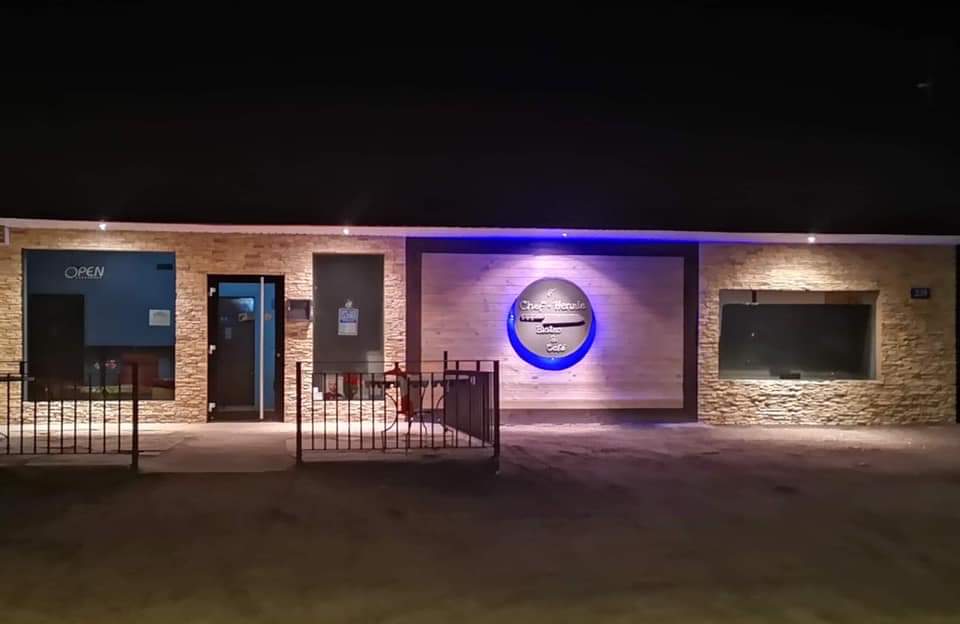 Chef Henrie Bistro & Café | 339 High St, MacTier, ON P0C 1H0, Canada | Phone: (705) 345-5042