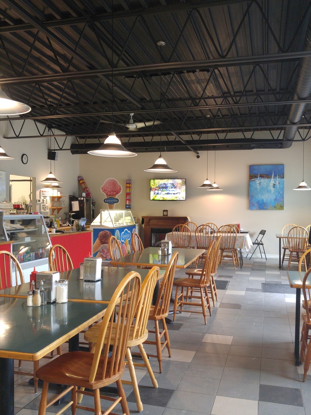 Lakeside Restaurant | 4 Cedar Grove Dr, Caesarea, ON L0B 1E0, Canada | Phone: (905) 986-4111