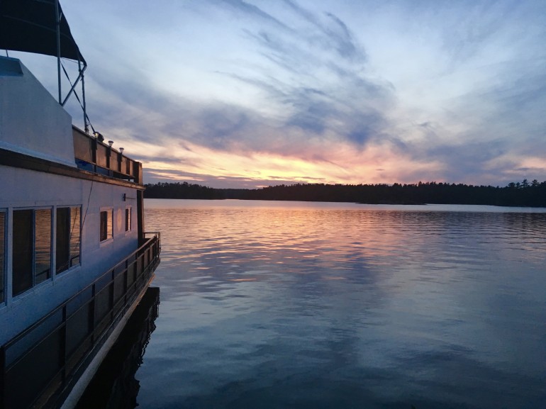 Happy Days Houseboat Rental ltd. | 5 Colony Rd, Bobcaygeon, ON K0M 1A0, Canada | Phone: (877) 475-2997