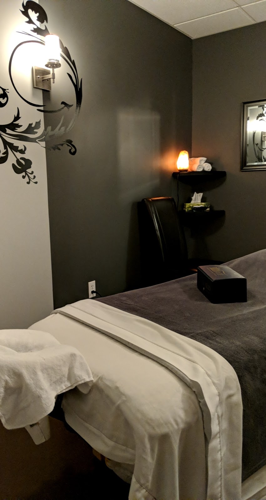 Massage Addict | 620 Nine Mile Dr, Bedford, NS B4A 0H4, Canada | Phone: (902) 832-0761