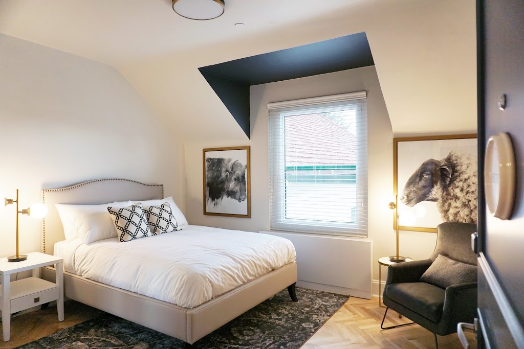 The Inn on Officers Garden | 150 Dieppe Drive SW, Calgary, AB T3E 7L4, Canada | Phone: (587) 885-1995