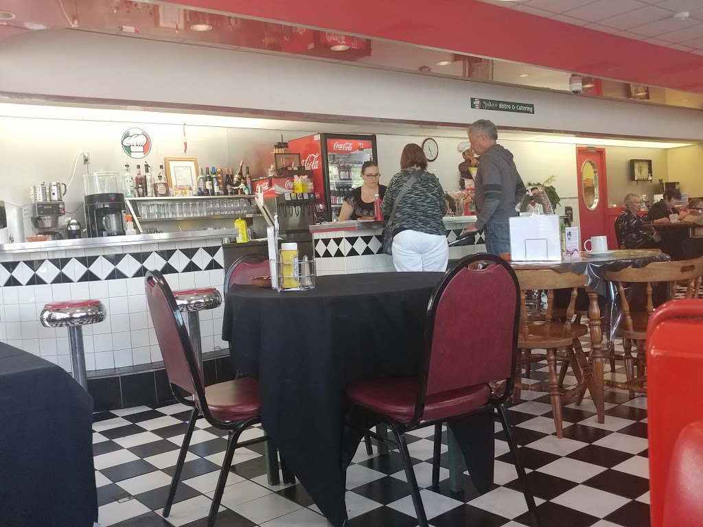 Julias Bistro and Catering | 217 Niagara St, Dunnville, ON N1A 2A9, Canada | Phone: (905) 229-2929