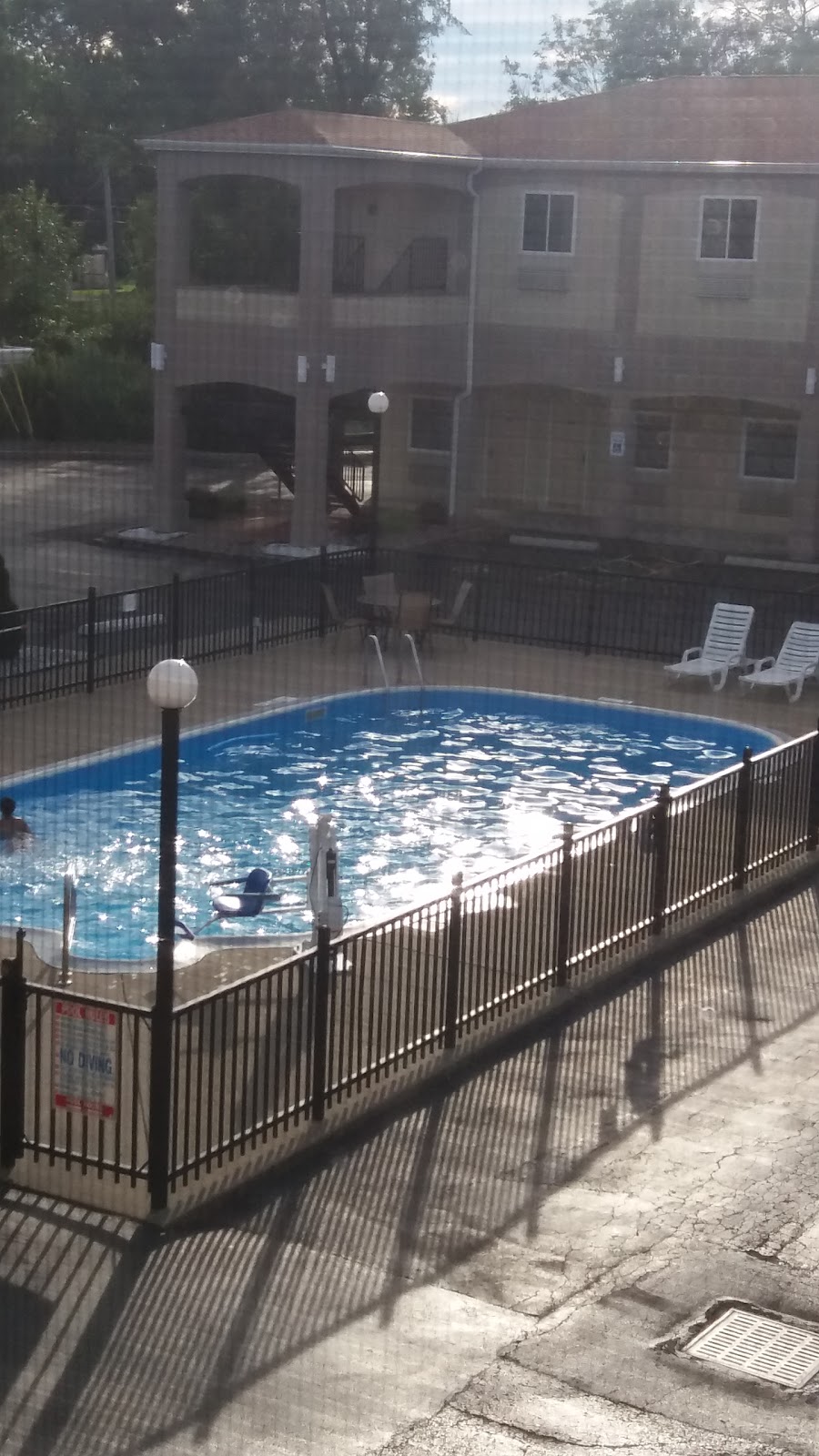 Days Inn and Suites - Niagara Falls / Buffalo | 2821 Niagara Falls Blvd, Niagara Falls, NY 14304, USA | Phone: (716) 268-1076