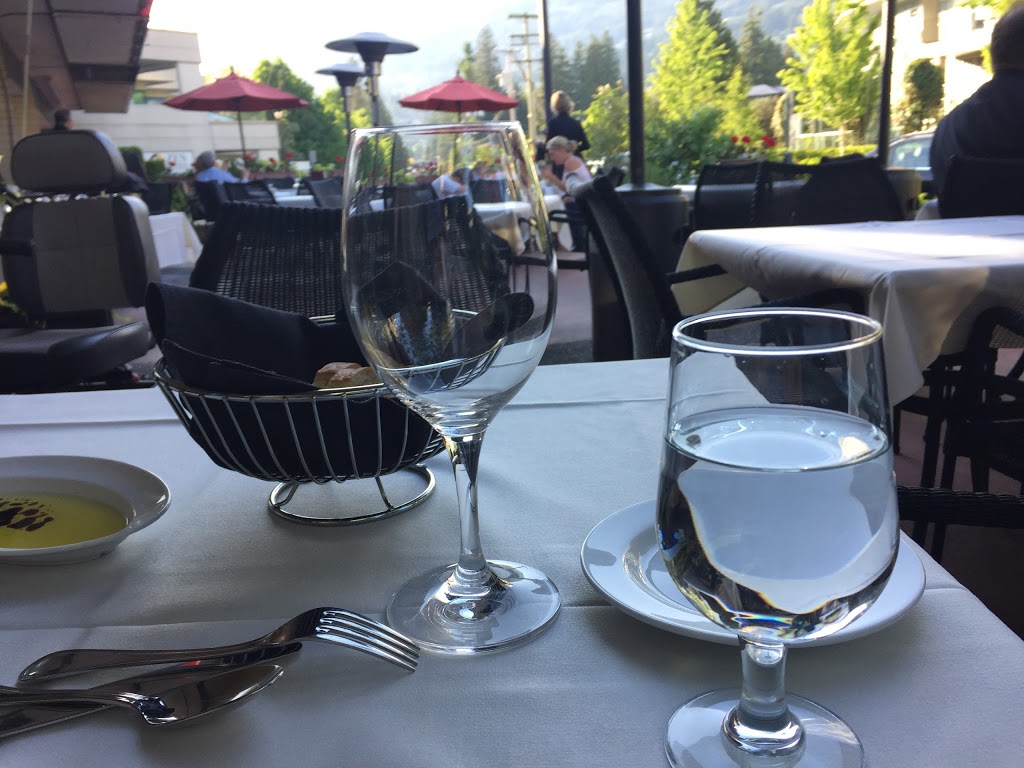 Mangia E Bevi Ristorante | 2222 Marine Dr, West Vancouver, BC V7V 1K4, Canada | Phone: (604) 922-8333
