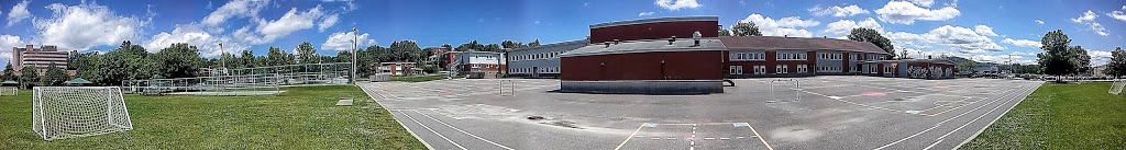 École Carillon | 43 Rue de Carillon, Sherbrooke, QC J1J 2K9, Canada | Phone: (819) 822-5682