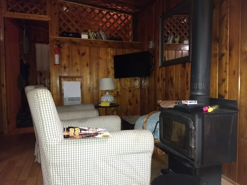 Cedar Beach Resort ＆Campground | 1M1、, 1136 N End Rd, Salt Spring Island, BC V8K 1M1, Canada