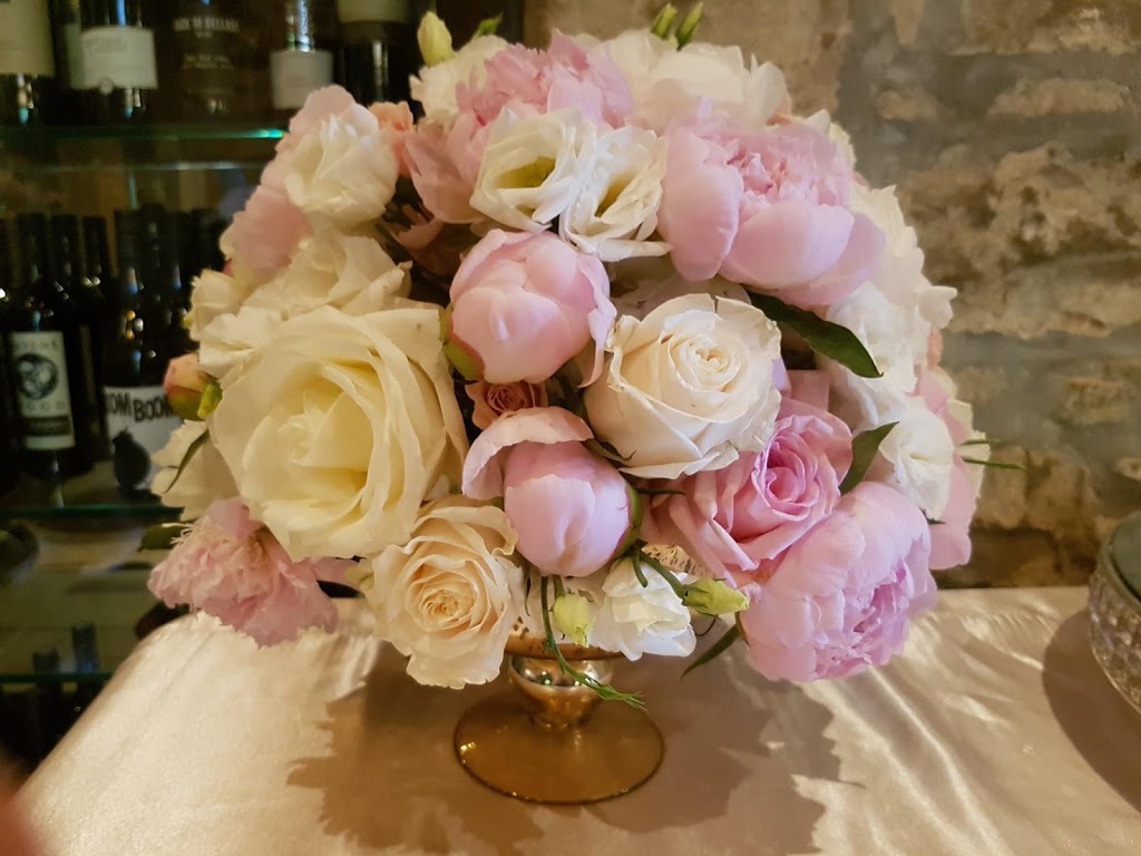 Your Dream Flowers | 1540 Roseville Rd, Cambridge, ON N1R 5S3, Canada | Phone: (519) 635-8982
