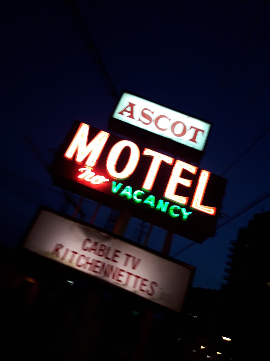 Ascot Motel | 2076 Old Lakeshore Rd, Burlington, ON L7R 1A3, Canada | Phone: (905) 634-3177