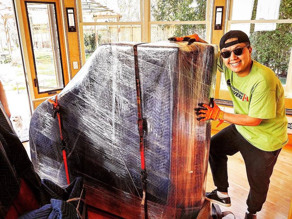 Metropolitan Movers Greater Vancouver Area Langley | 20211 66 Ave E404, Langley Twp, BC V2Y 0L4, Canada | Phone: (604) 358-1577