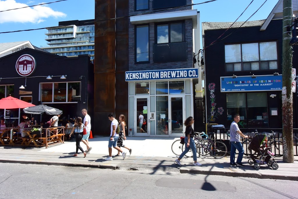 United Smiles of Kensington | 297 Augusta Ave, Toronto, ON M5T 2M2, Canada | Phone: (416) 944-2178