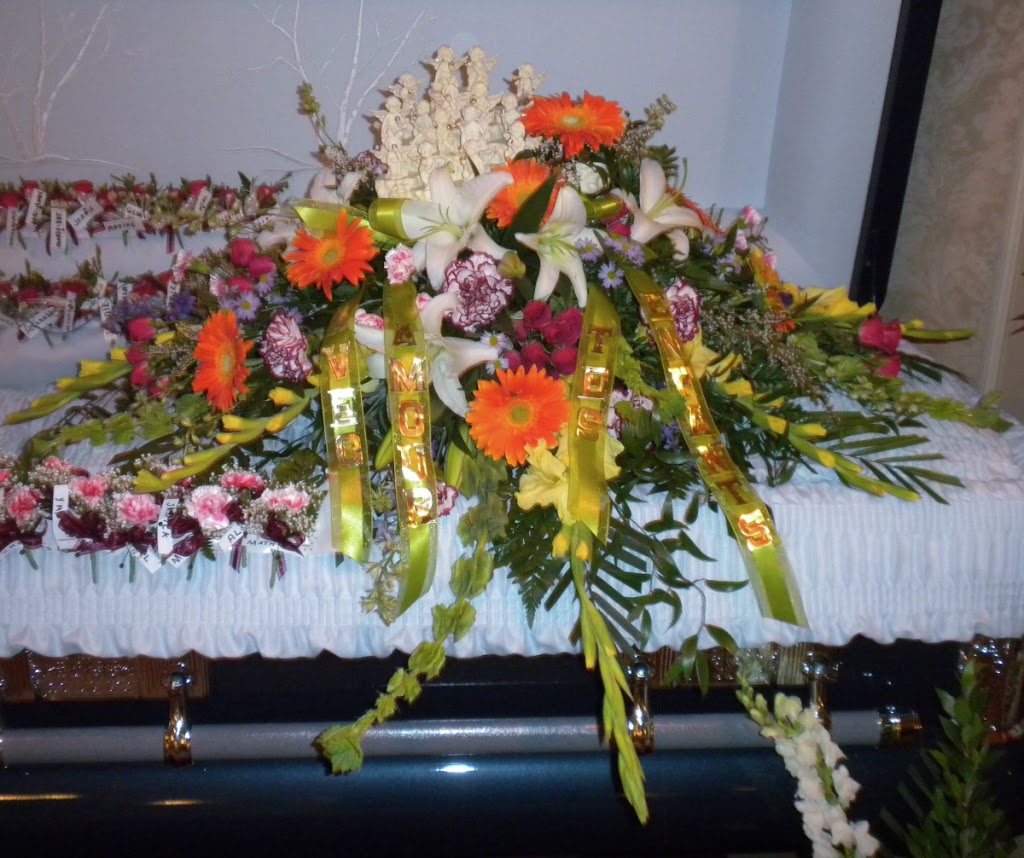 Gaétane Fleuriste Coaticook | 67 Rue Gendreau, Coaticook, QC J1A 2N3, Canada | Phone: (819) 849-2118
